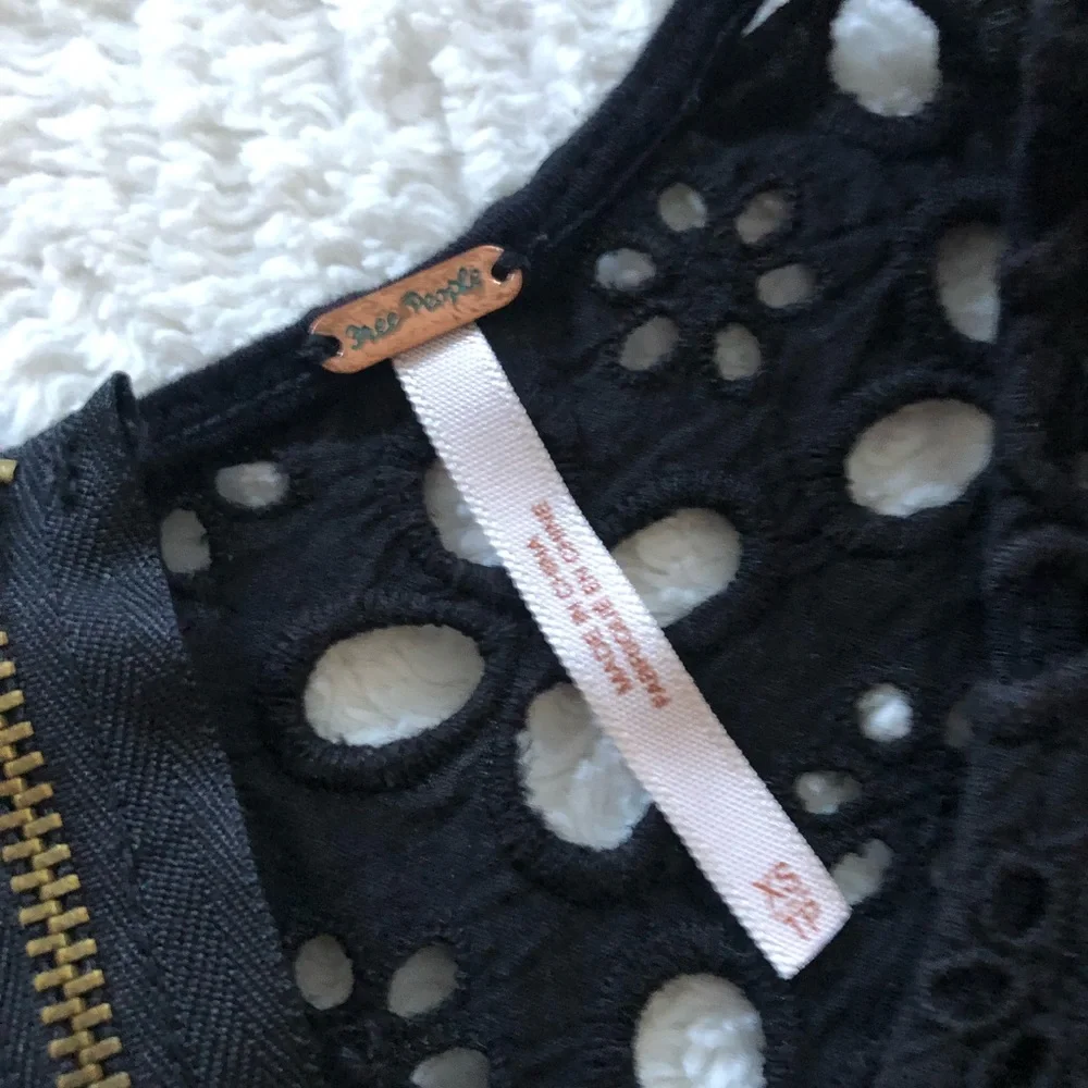 Free people black and beige sleeveless top size xs - Picture 3 of 4